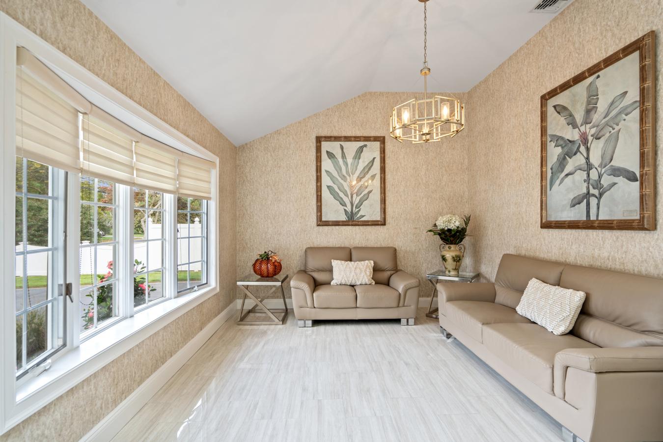 Bay Shore, Suffolk, 11706, United States, 4 Bedrooms Bedrooms, ,2 BathroomsBathrooms,Residential,For Sale,1990838