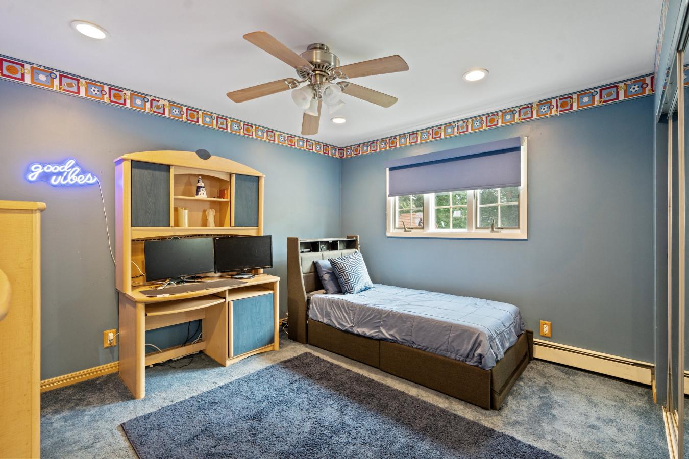 Bay Shore, Suffolk, 11706, United States, 4 Bedrooms Bedrooms, ,2 BathroomsBathrooms,Residential,For Sale,1990838