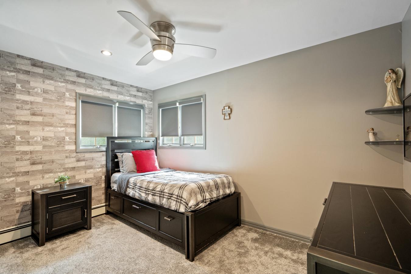 Bay Shore, Suffolk, 11706, United States, 4 Bedrooms Bedrooms, ,2 BathroomsBathrooms,Residential,For Sale,1990838