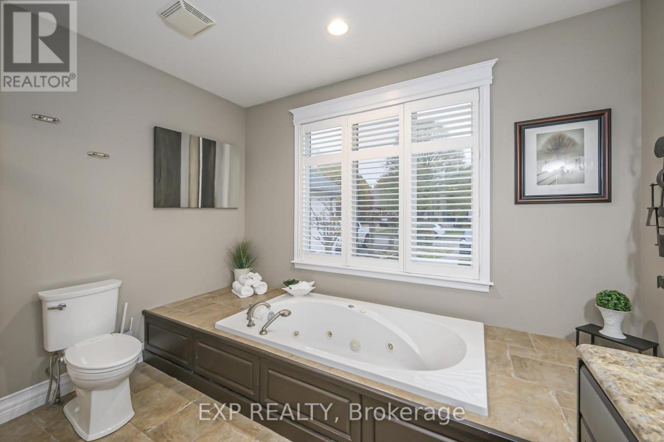 London East (East A), ON, N5Y5M4, Canada, 4 Bedrooms Bedrooms, ,4 BathroomsBathrooms,Residential,For Sale,1992498