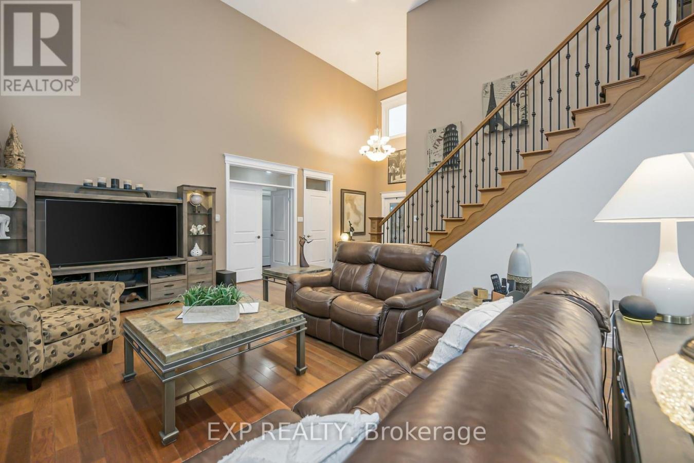 London East (East A), ON, N5Y5M4, Canada, 4 Bedrooms Bedrooms, ,4 BathroomsBathrooms,Residential,For Sale,1992498