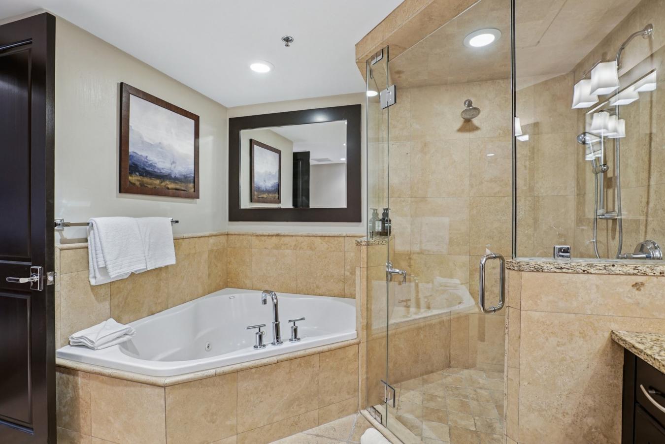 Park City, Utah, 84060, United States, 2 Bedrooms Bedrooms, ,2 BathroomsBathrooms,Residential,For Sale,1992497