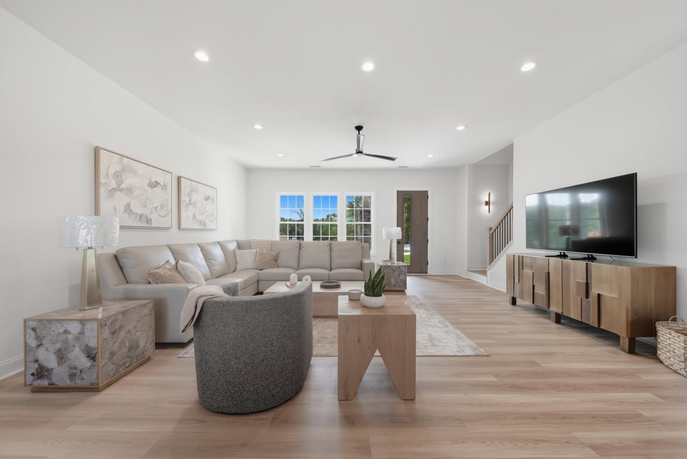 Granite Falls, Caldwell, 28630, United States, 4 Bedrooms Bedrooms, ,4 BathroomsBathrooms,Residential,For Sale,1990837