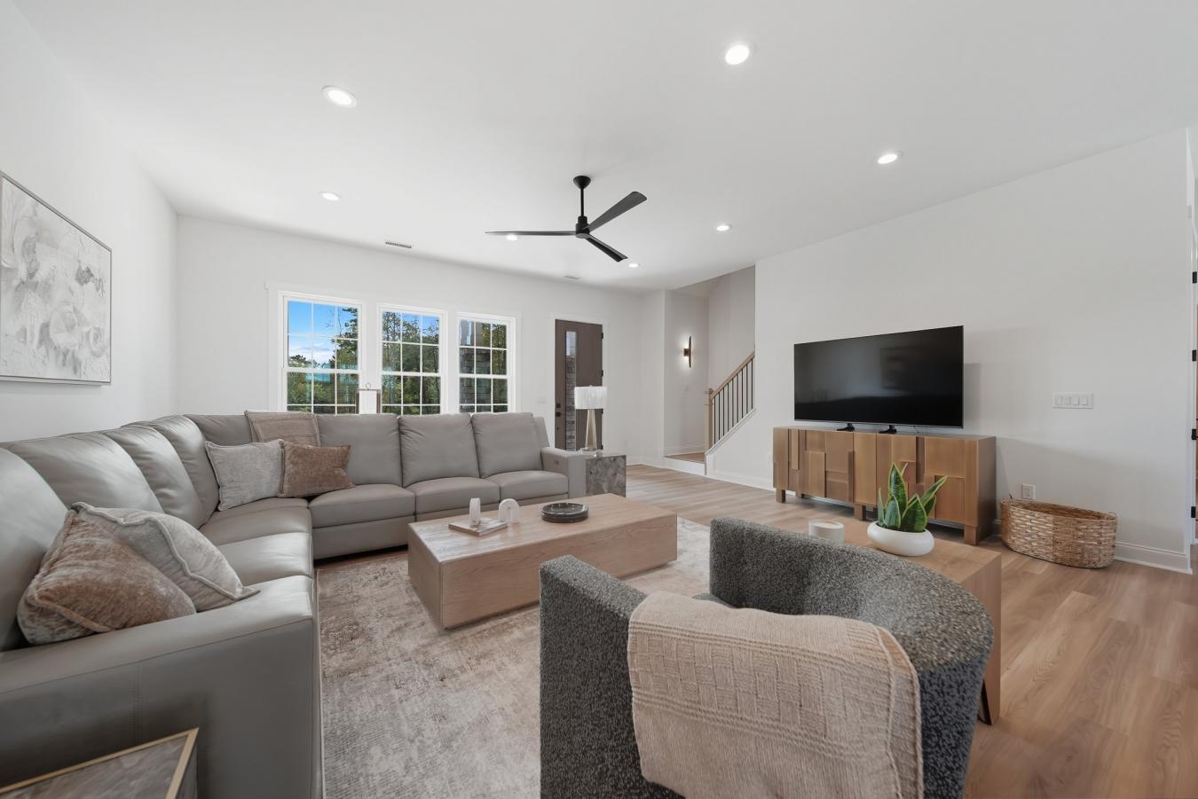 Granite Falls, Caldwell, 28630, United States, 4 Bedrooms Bedrooms, ,4 BathroomsBathrooms,Residential,For Sale,1990837