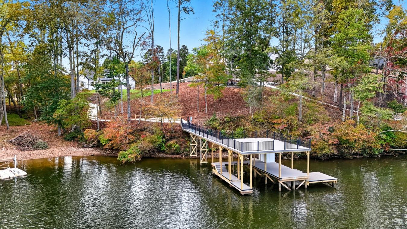 Granite Falls, Caldwell, 28630, United States, 4 Bedrooms Bedrooms, ,4 BathroomsBathrooms,Residential,For Sale,1990837