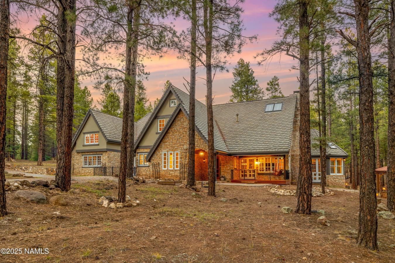 Flagstaff, Coconino, 86001, United States, 5 Bedrooms Bedrooms, ,3 BathroomsBathrooms,Residential,For Sale,1992493