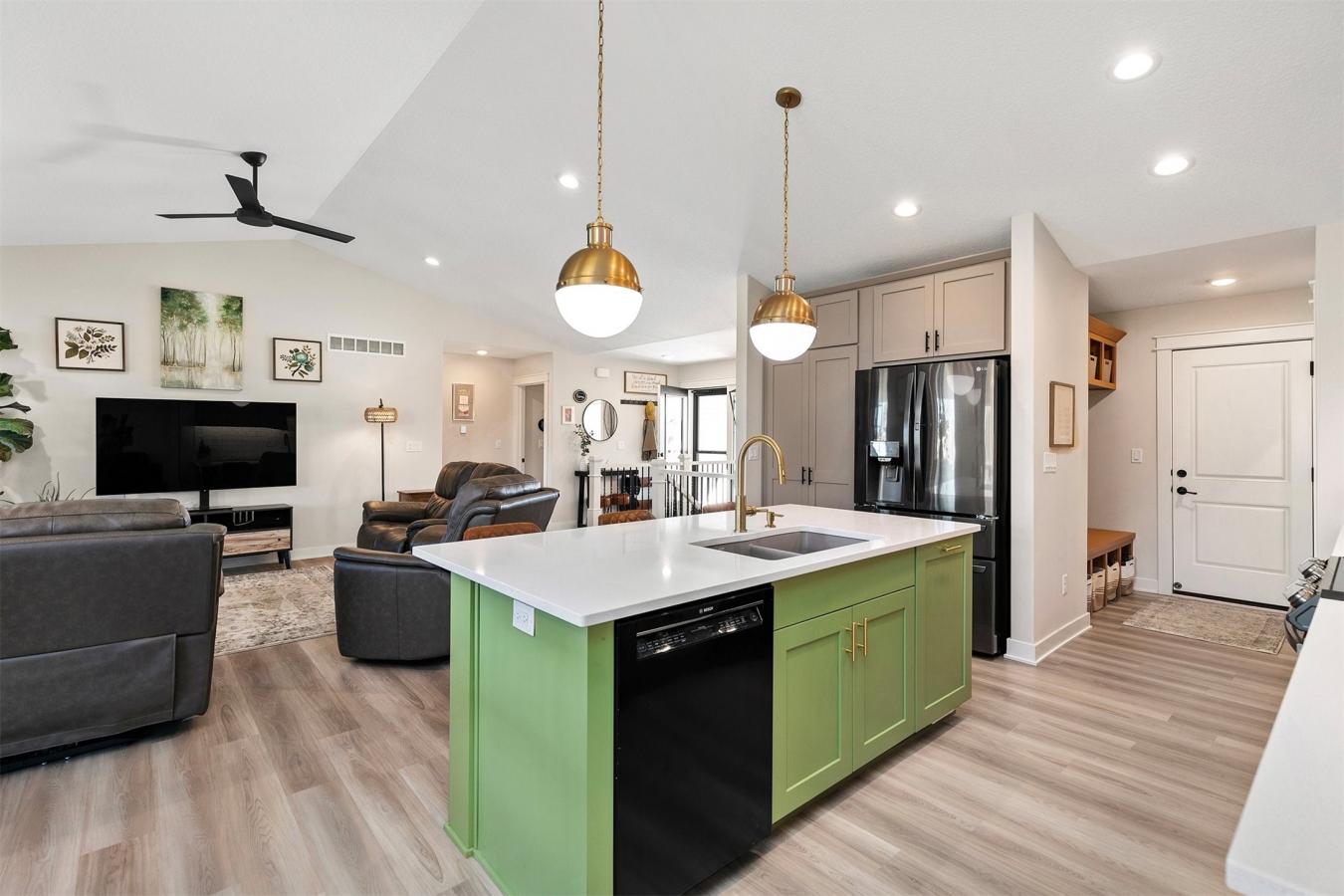 Altoona, Polk, 50009, United States, 3 Bedrooms Bedrooms, ,3 BathroomsBathrooms,Residential,For Sale,1992494