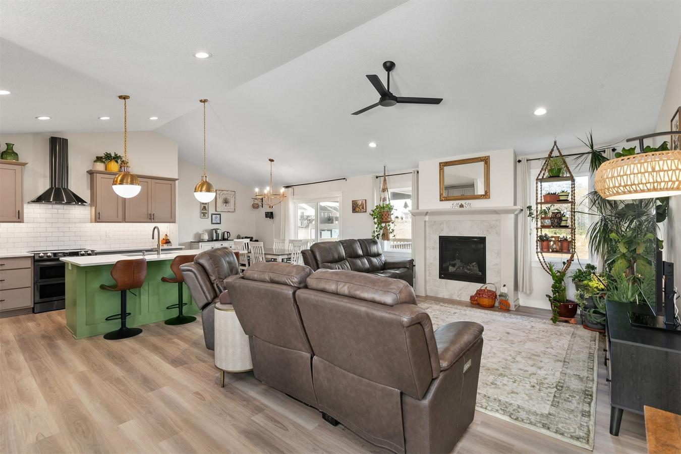 Altoona, Polk, 50009, United States, 3 Bedrooms Bedrooms, ,3 BathroomsBathrooms,Residential,For Sale,1992494