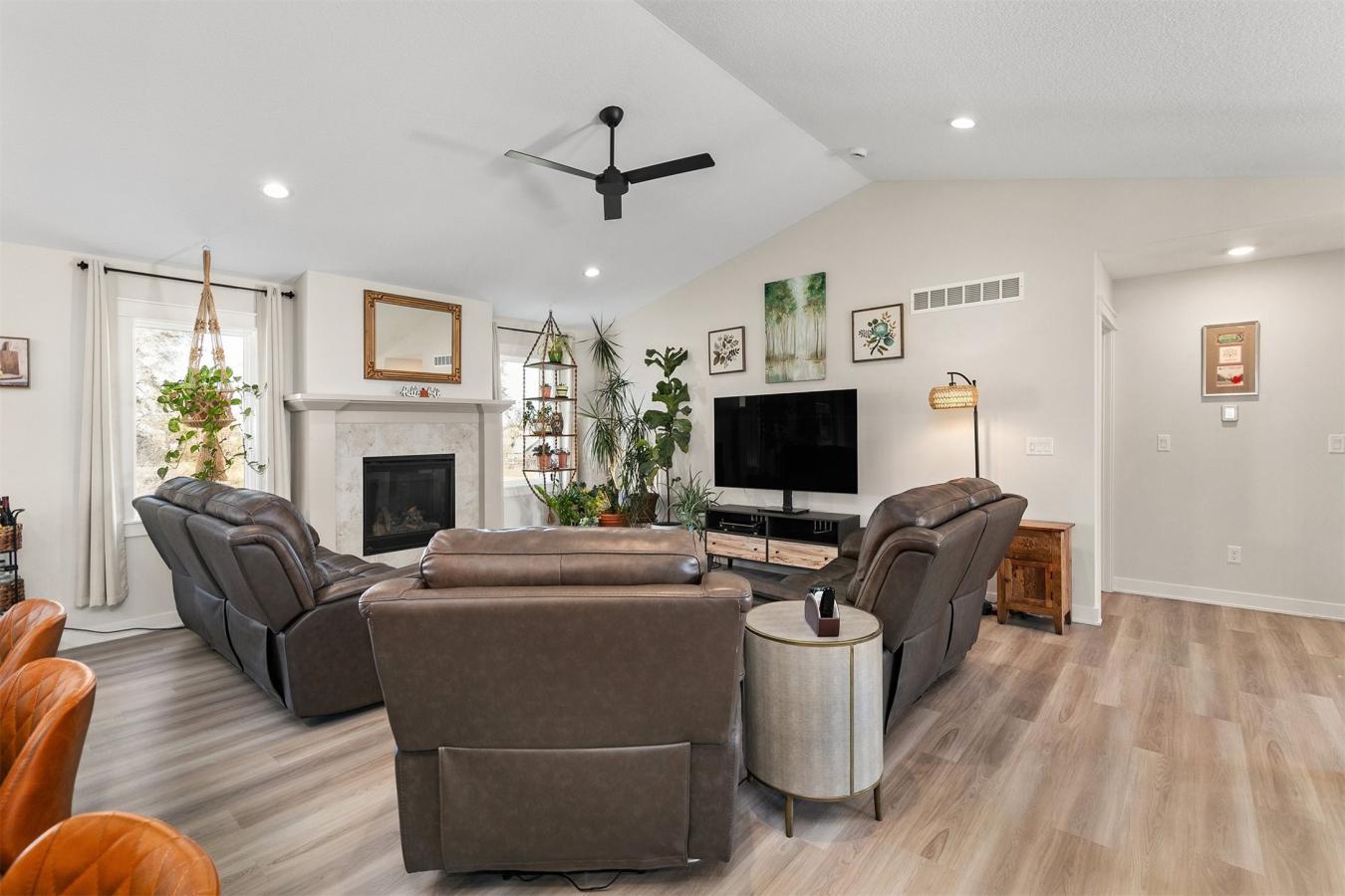 Altoona, Polk, 50009, United States, 3 Bedrooms Bedrooms, ,3 BathroomsBathrooms,Residential,For Sale,1992494