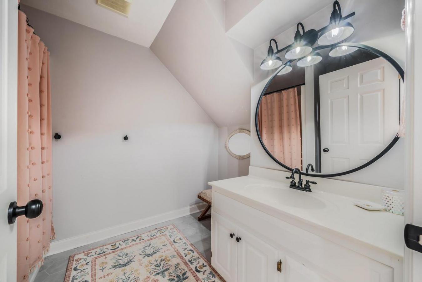 NEENAH, WINNEBAGO, 54956, United States, 5 Bedrooms Bedrooms, ,4 BathroomsBathrooms,Residential,For Sale,1992787