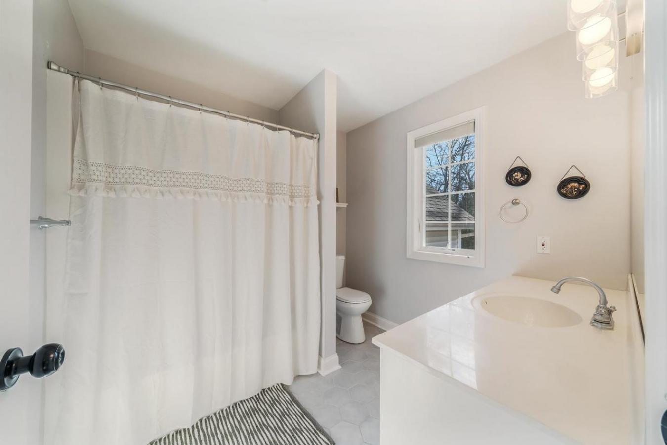 NEENAH, WINNEBAGO, 54956, United States, 5 Bedrooms Bedrooms, ,4 BathroomsBathrooms,Residential,For Sale,1992787