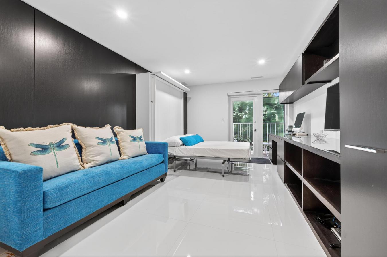 Palm Beach, Florida, 33480, United States, 3 Bedrooms Bedrooms, ,3 BathroomsBathrooms,Residential,For Sale,1994322