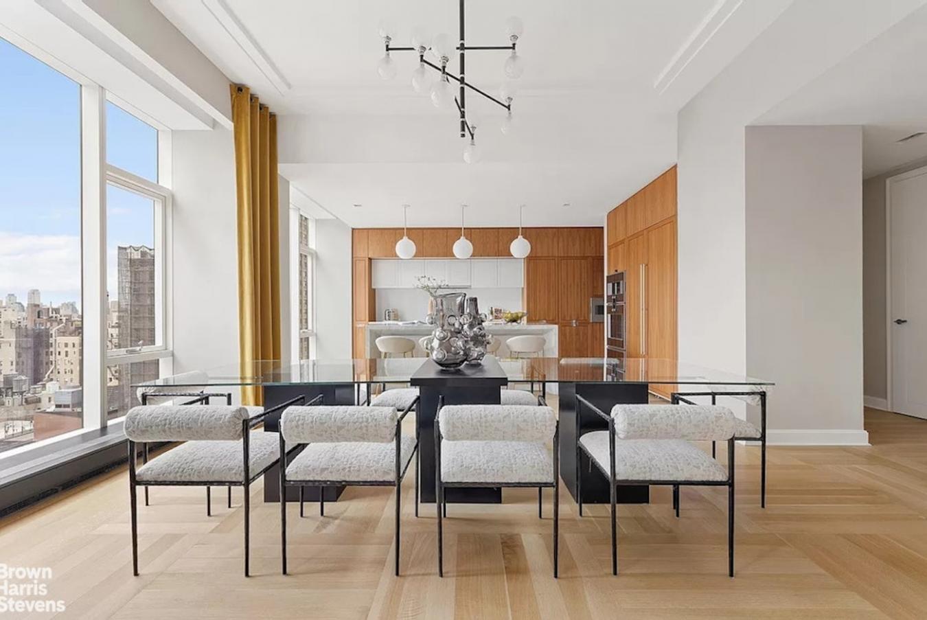 New York, New York, 10028, United States, 4 Bedrooms Bedrooms, ,4 BathroomsBathrooms,Residential,For Sale,1994321