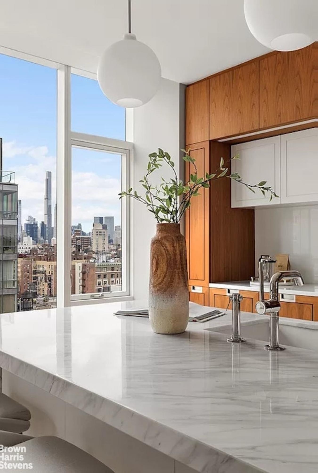 New York, New York, 10028, United States, 4 Bedrooms Bedrooms, ,4 BathroomsBathrooms,Residential,For Sale,1994321