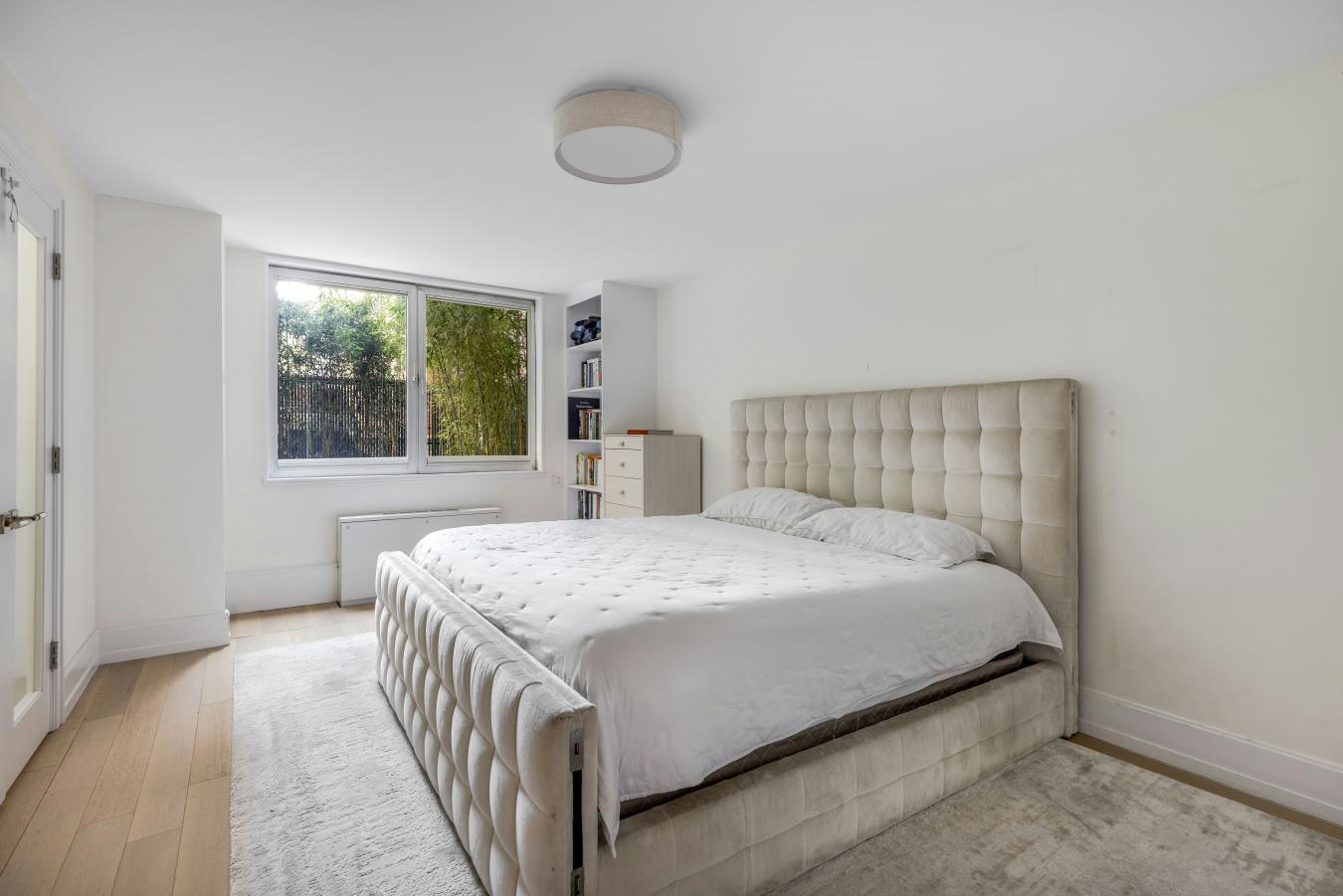 New York, New York, 10075, United States, 4 Bedrooms Bedrooms, ,3 BathroomsBathrooms,Residential,For Sale,1994320