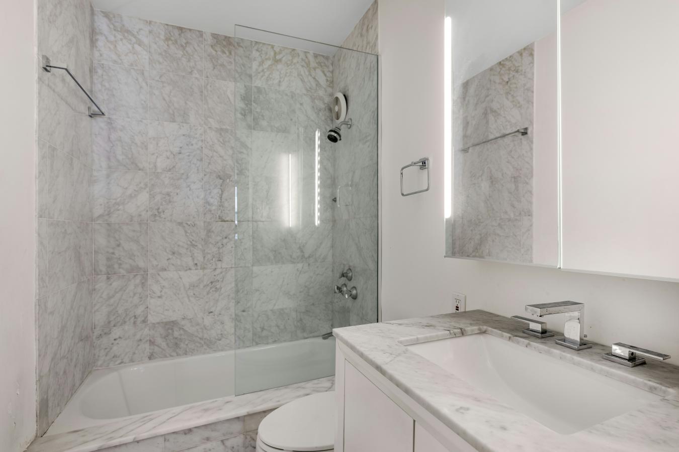 New York, New York, 10075, United States, 4 Bedrooms Bedrooms, ,3 BathroomsBathrooms,Residential,For Sale,1994320