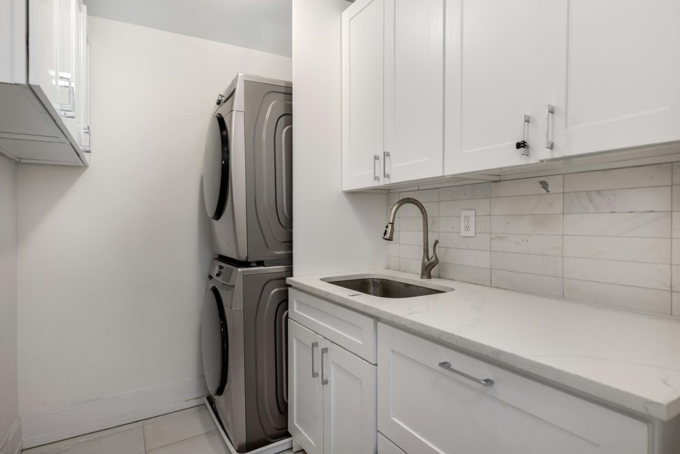 New York, New York, 10075, United States, 4 Bedrooms Bedrooms, ,3 BathroomsBathrooms,Residential,For Sale,1994320