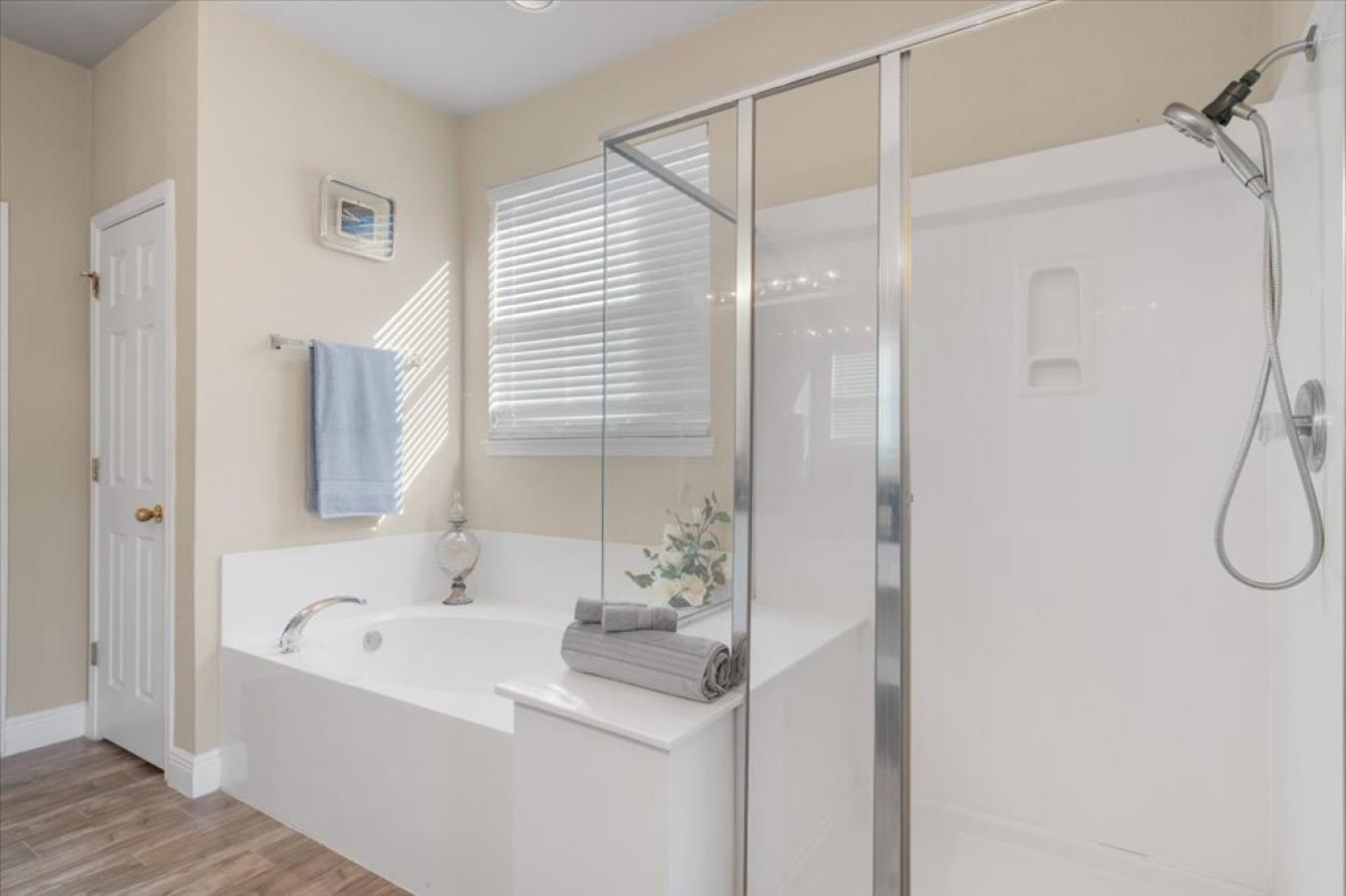 Cedar Park, Travis, 78613, United States, 5 Bedrooms Bedrooms, ,4 BathroomsBathrooms,Residential,For Sale,1992609