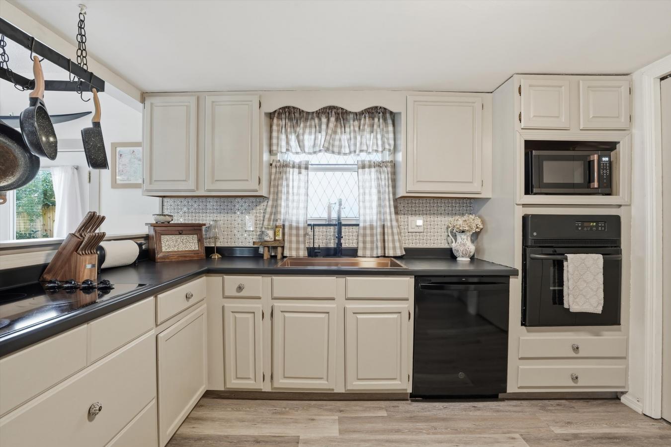 St. Augustine, Florida, 32080, United States, 2 Bedrooms Bedrooms, ,2 BathroomsBathrooms,Residential,For Sale,1992606