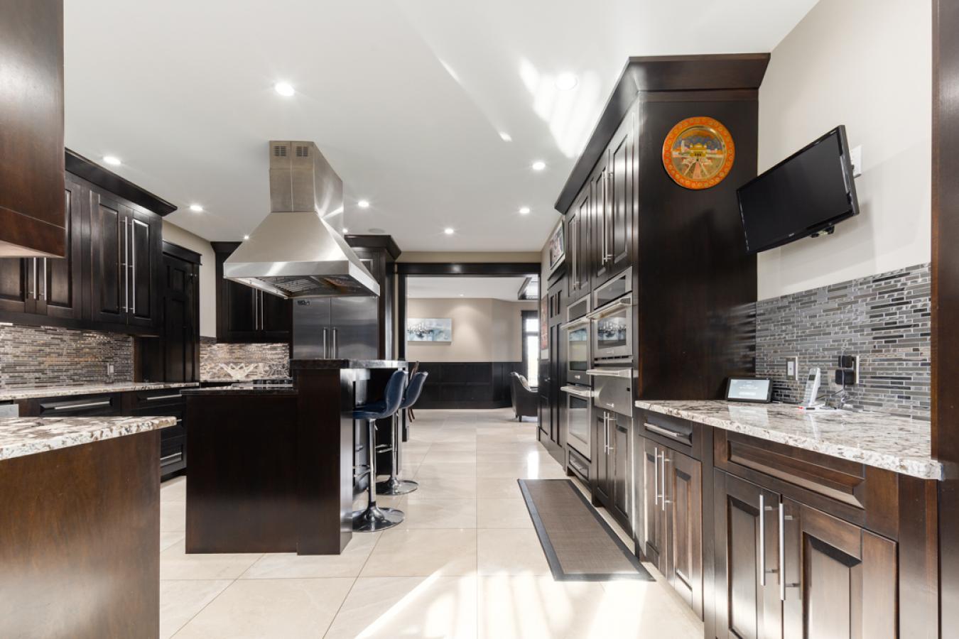 Rural Rocky View County, Bearspaw, T4C 0G6, Canada, 6 Bedrooms Bedrooms, ,6 BathroomsBathrooms,Residential,For Sale,1992605