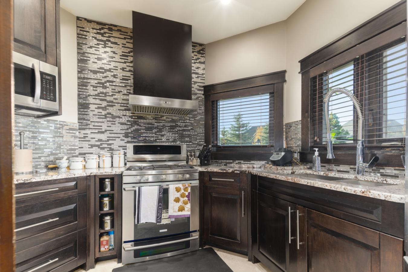 Rural Rocky View County, Bearspaw, T4C 0G6, Canada, 6 Bedrooms Bedrooms, ,6 BathroomsBathrooms,Residential,For Sale,1992605