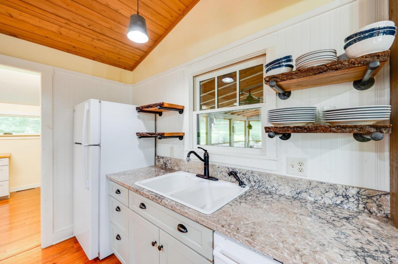 Monroe, Amherst, 24574, United States, 4 Bedrooms Bedrooms, ,3 BathroomsBathrooms,Residential,For Sale,1992602