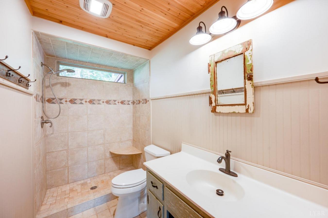 Monroe, Amherst, 24574, United States, 4 Bedrooms Bedrooms, ,3 BathroomsBathrooms,Residential,For Sale,1992602