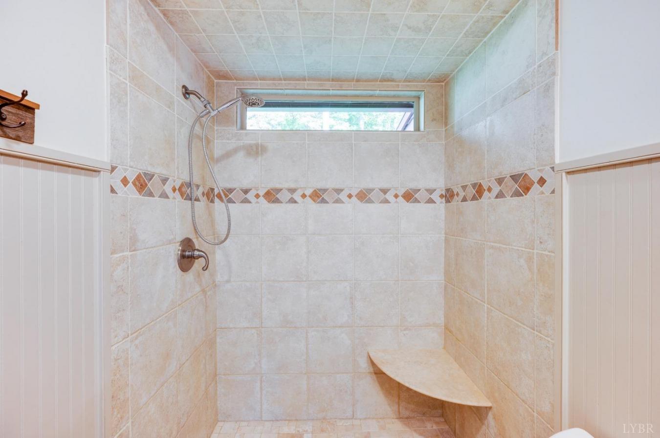 Monroe, Amherst, 24574, United States, 4 Bedrooms Bedrooms, ,3 BathroomsBathrooms,Residential,For Sale,1992602