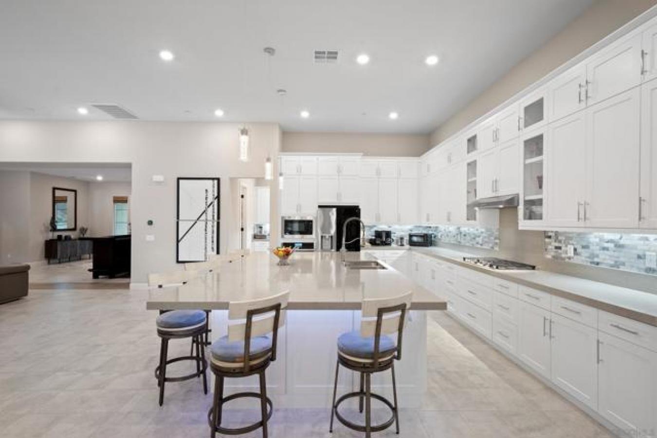 Escondido, San Diego, 92029, United States, 4 Bedrooms Bedrooms, ,4 BathroomsBathrooms,Residential,For Sale,1992778