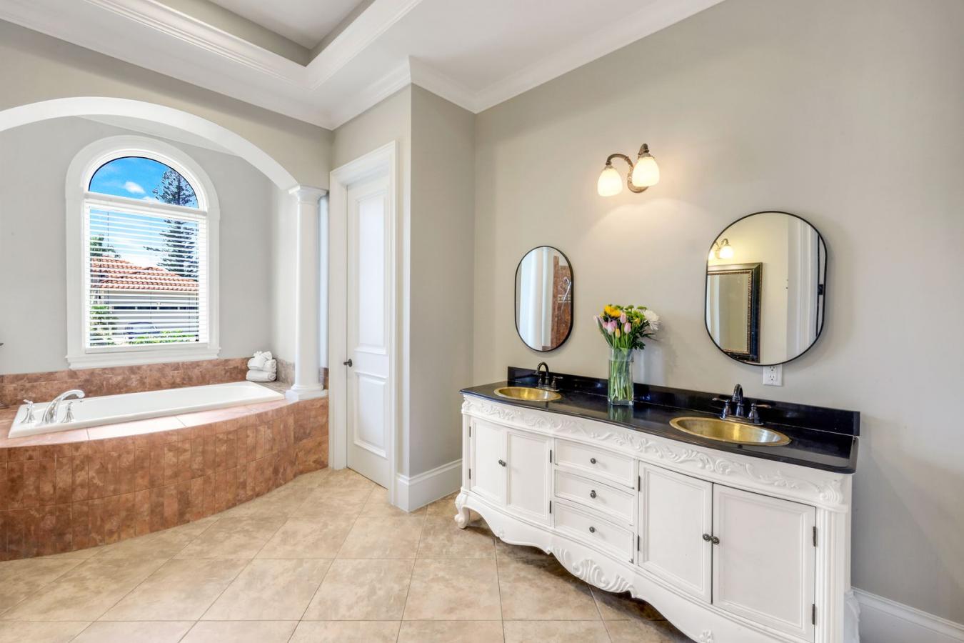 Marco Island, Florida, 34145, United States, 5 Bedrooms Bedrooms, ,6 BathroomsBathrooms,Residential,For Sale,1992777