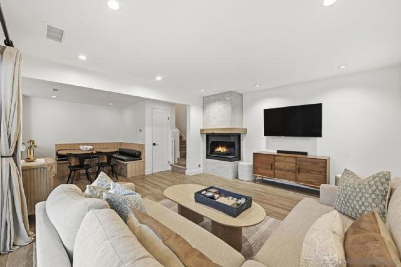 Cardiff by the Sea, San Diego, 92007, United States, 3 Bedrooms Bedrooms, ,2 BathroomsBathrooms,Residential,For Sale,1995225