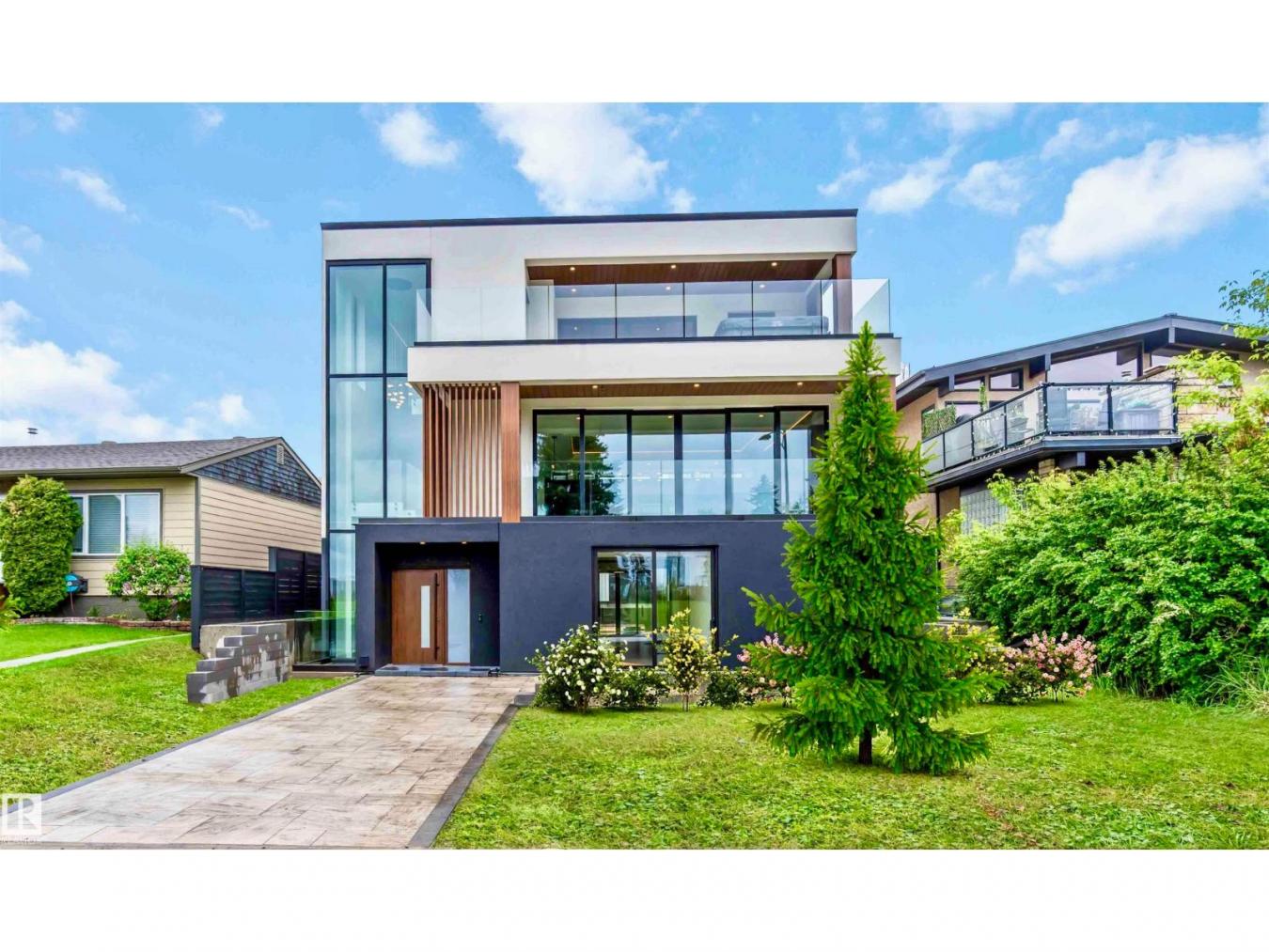 Edmonton, AB, T6C 4C8, Canada, 3 Bedrooms Bedrooms, ,3 BathroomsBathrooms,Residential,For Sale,1994304