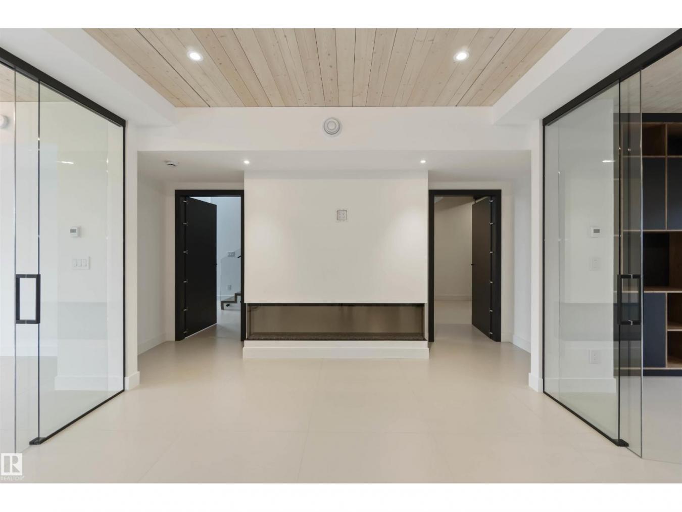 Edmonton, AB, T6C 4C8, Canada, 3 Bedrooms Bedrooms, ,3 BathroomsBathrooms,Residential,For Sale,1994304