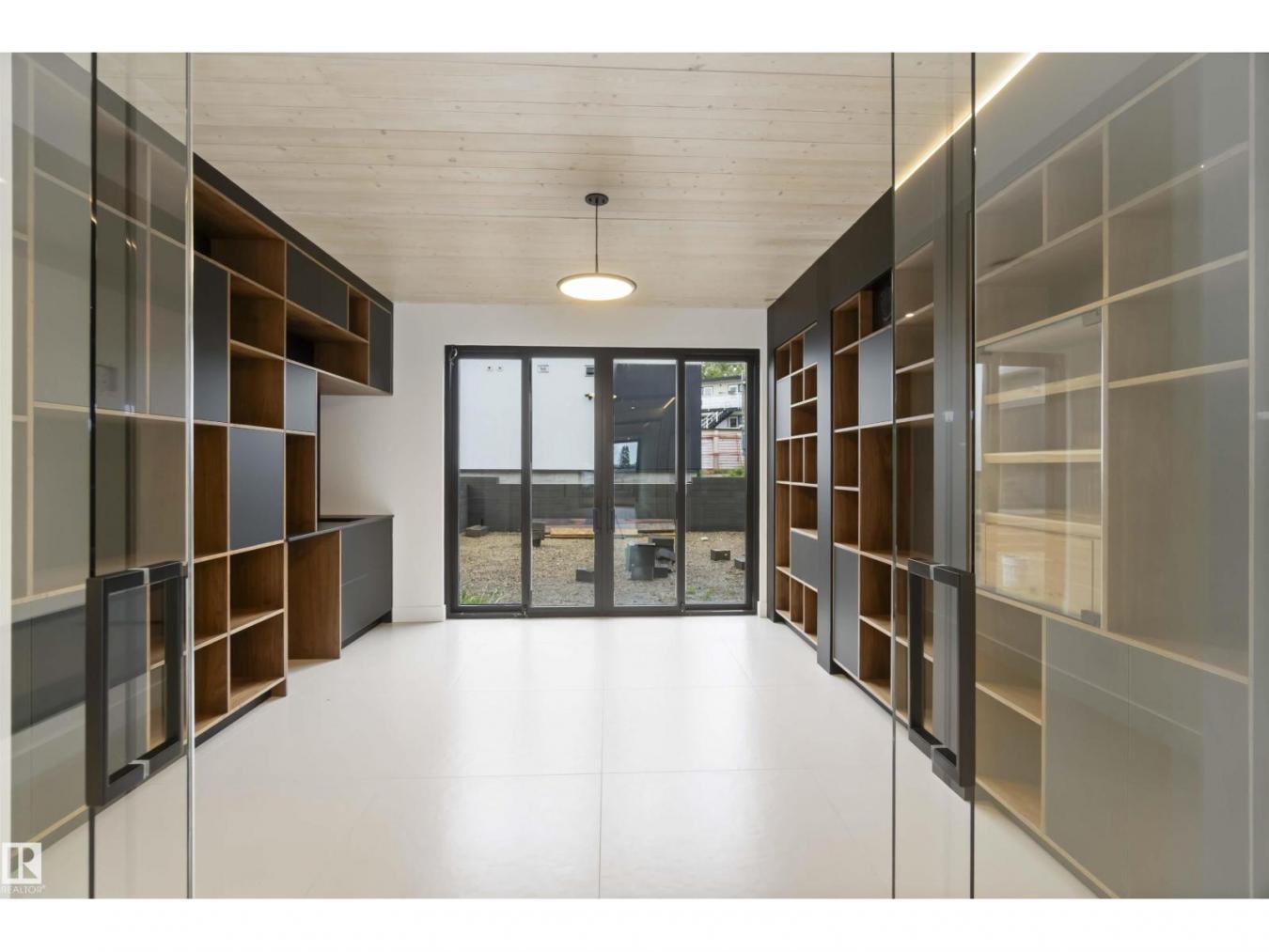 Edmonton, AB, T6C 4C8, Canada, 3 Bedrooms Bedrooms, ,3 BathroomsBathrooms,Residential,For Sale,1994304