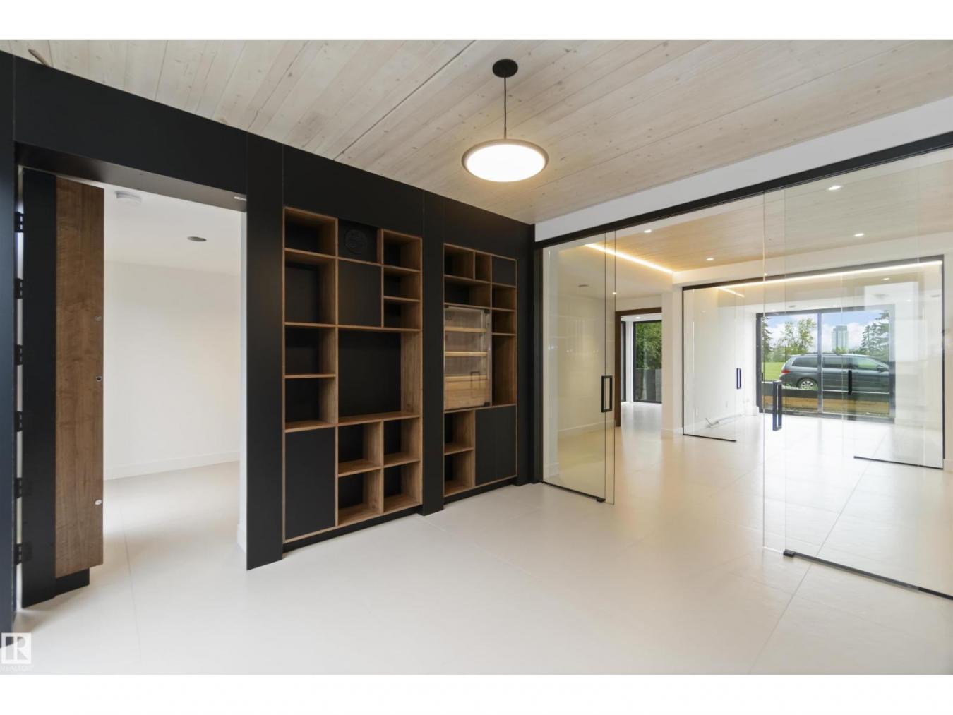 Edmonton, AB, T6C 4C8, Canada, 3 Bedrooms Bedrooms, ,3 BathroomsBathrooms,Residential,For Sale,1994304