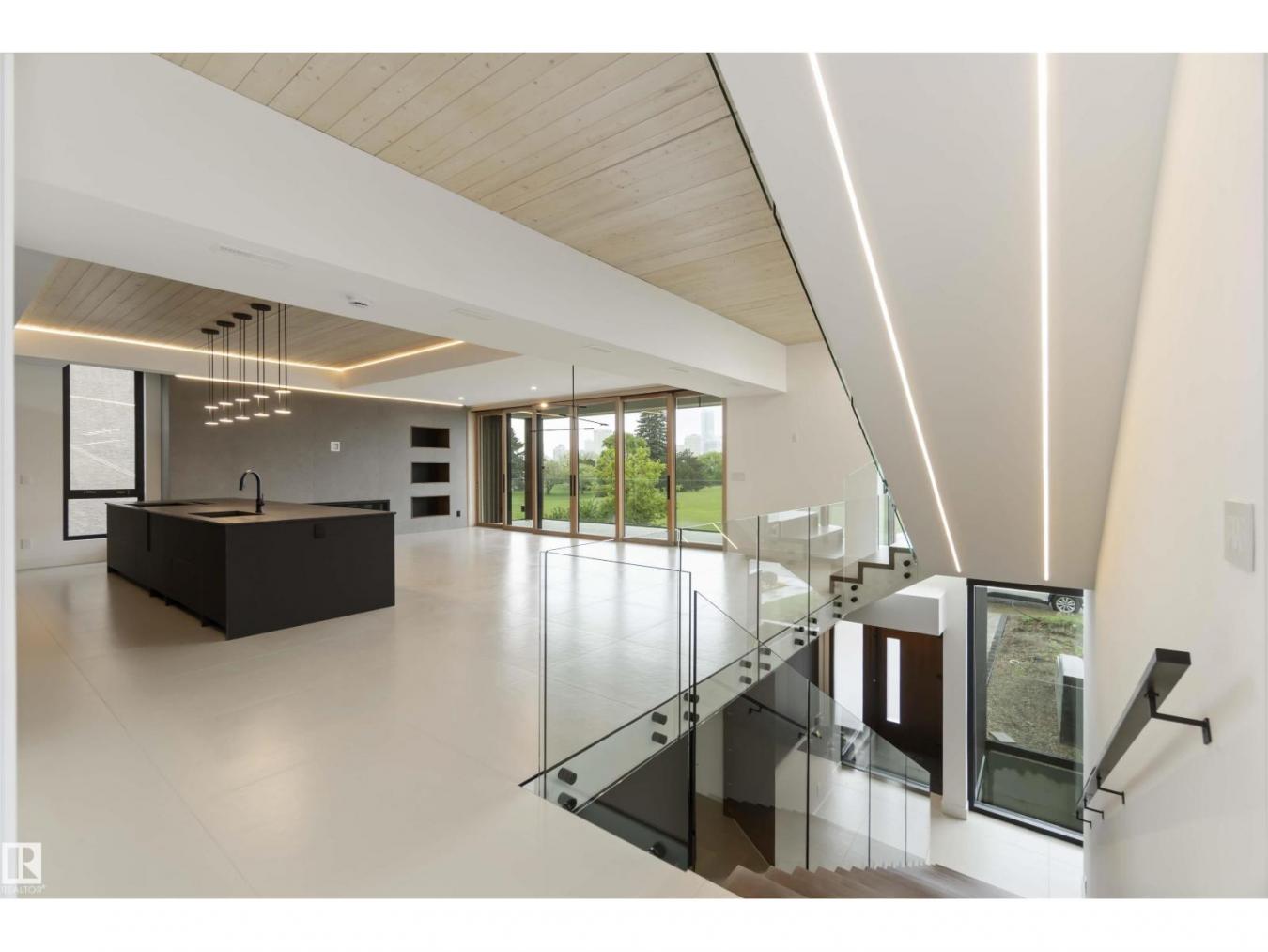 Edmonton, AB, T6C 4C8, Canada, 3 Bedrooms Bedrooms, ,3 BathroomsBathrooms,Residential,For Sale,1994304