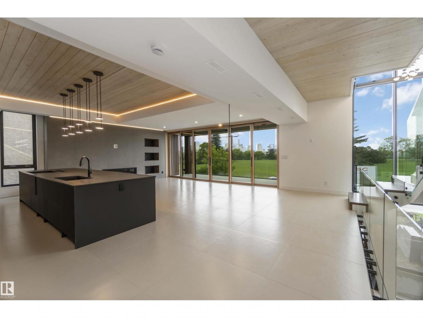 Edmonton, AB, T6C 4C8, Canada, 3 Bedrooms Bedrooms, ,3 BathroomsBathrooms,Residential,For Sale,1994304