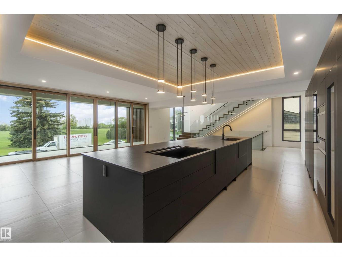 Edmonton, AB, T6C 4C8, Canada, 3 Bedrooms Bedrooms, ,3 BathroomsBathrooms,Residential,For Sale,1994304