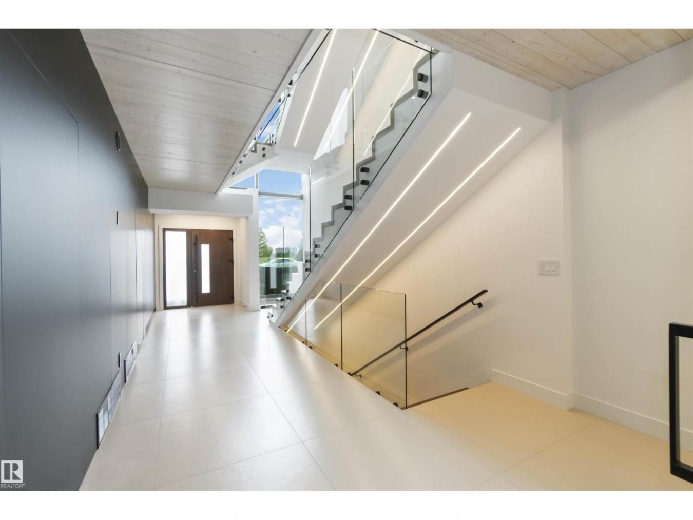 Edmonton, AB, T6C 4C8, Canada, 3 Bedrooms Bedrooms, ,3 BathroomsBathrooms,Residential,For Sale,1994304