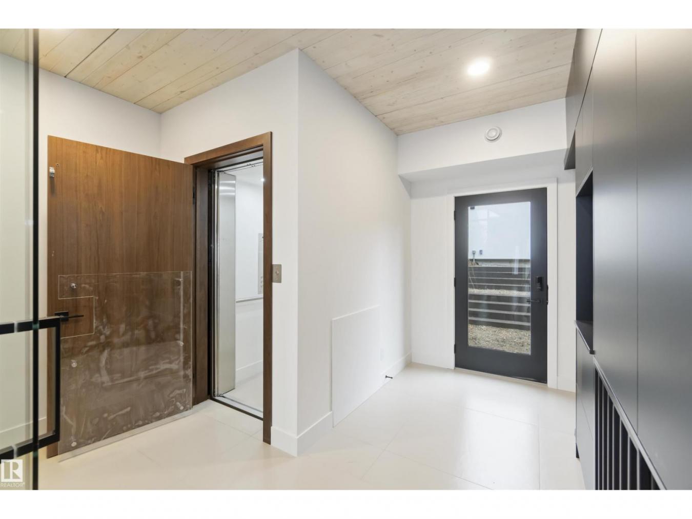 Edmonton, AB, T6C 4C8, Canada, 3 Bedrooms Bedrooms, ,3 BathroomsBathrooms,Residential,For Sale,1994304