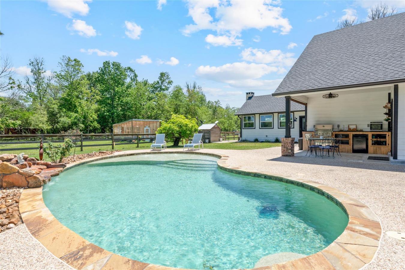 Crosby, Texas, 77532, United States, 5 Bedrooms Bedrooms, ,3 BathroomsBathrooms,Residential,For Sale,1994302