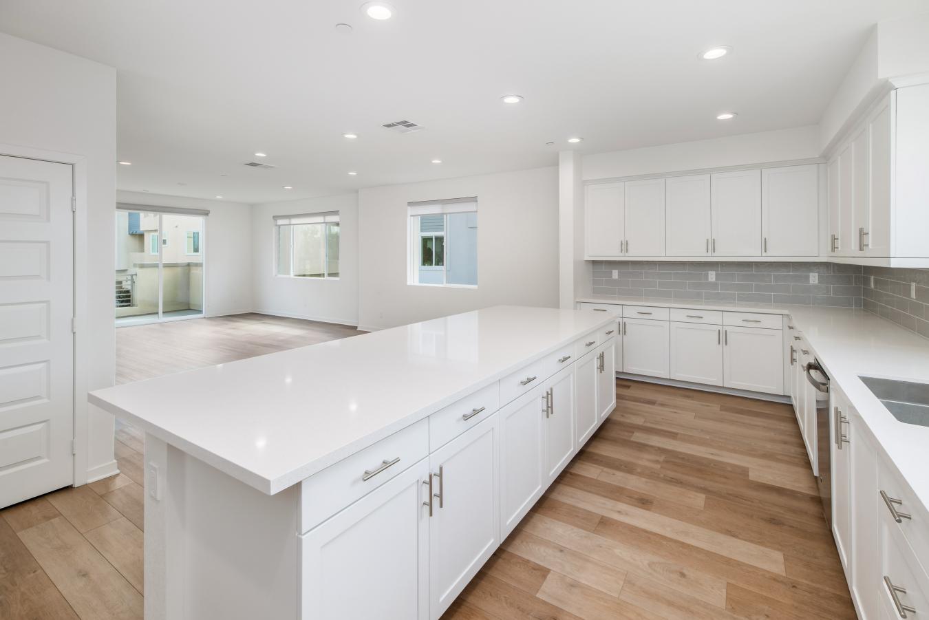 Carlsbad, San Diego, 92009, United States, 3 Bedrooms Bedrooms, ,4 BathroomsBathrooms,Residential,For Sale,2002576