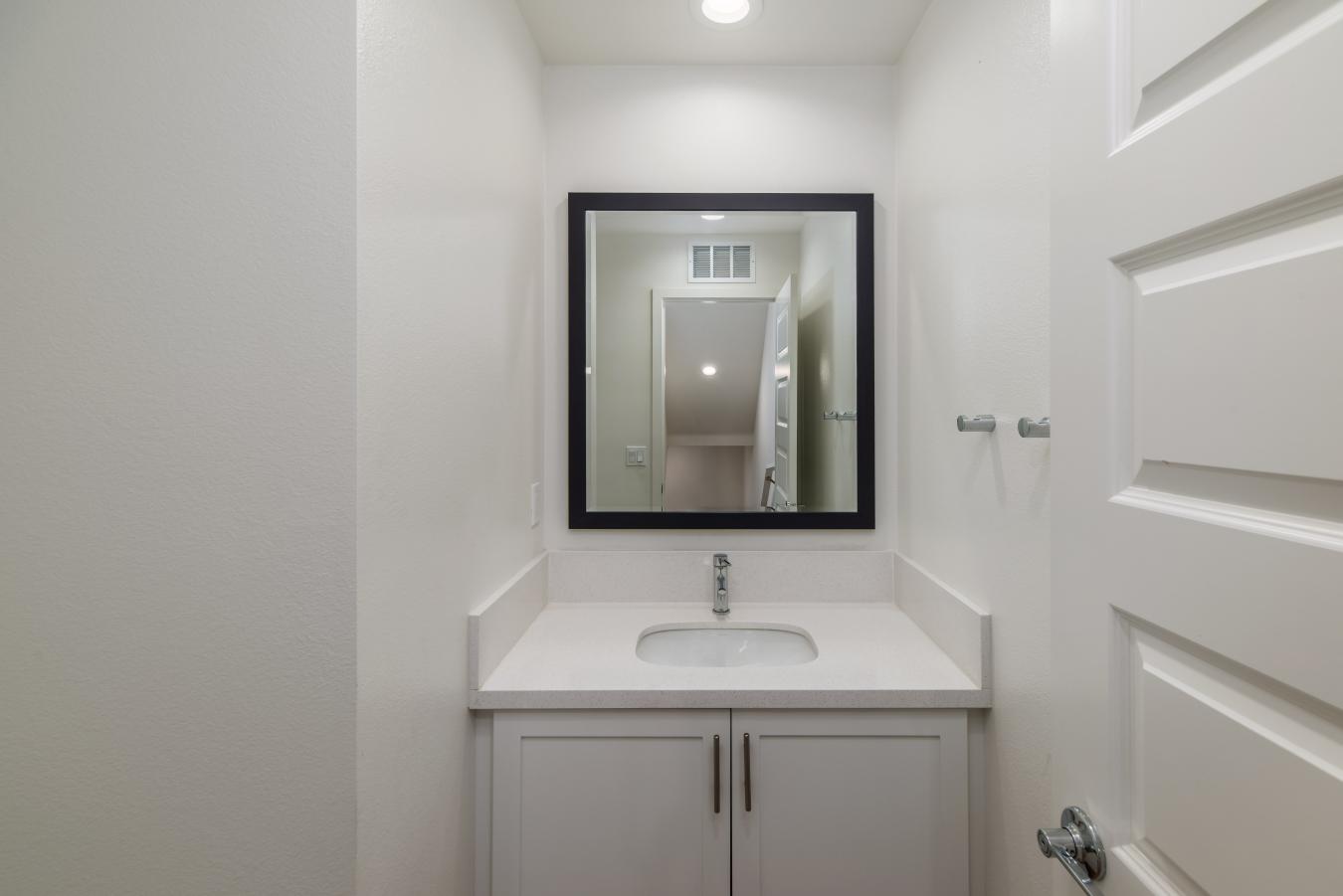 Carlsbad, San Diego, 92009, United States, 3 Bedrooms Bedrooms, ,4 BathroomsBathrooms,Residential,For Sale,2002576