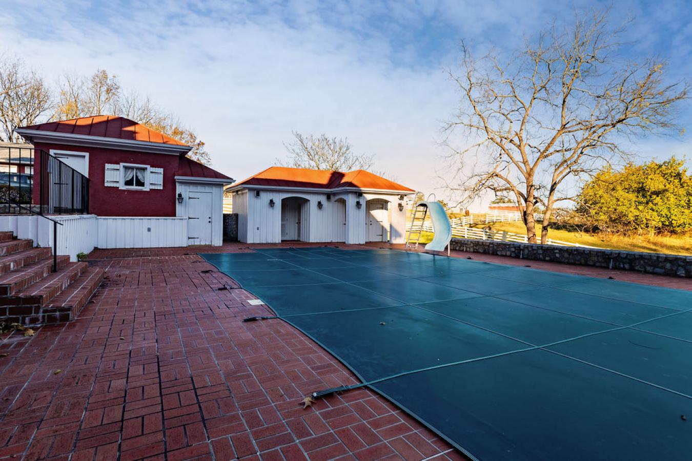 Staunton, Virginia, 24401, United States, 6 Bedrooms Bedrooms, ,5 BathroomsBathrooms,Residential,For Sale,1994296