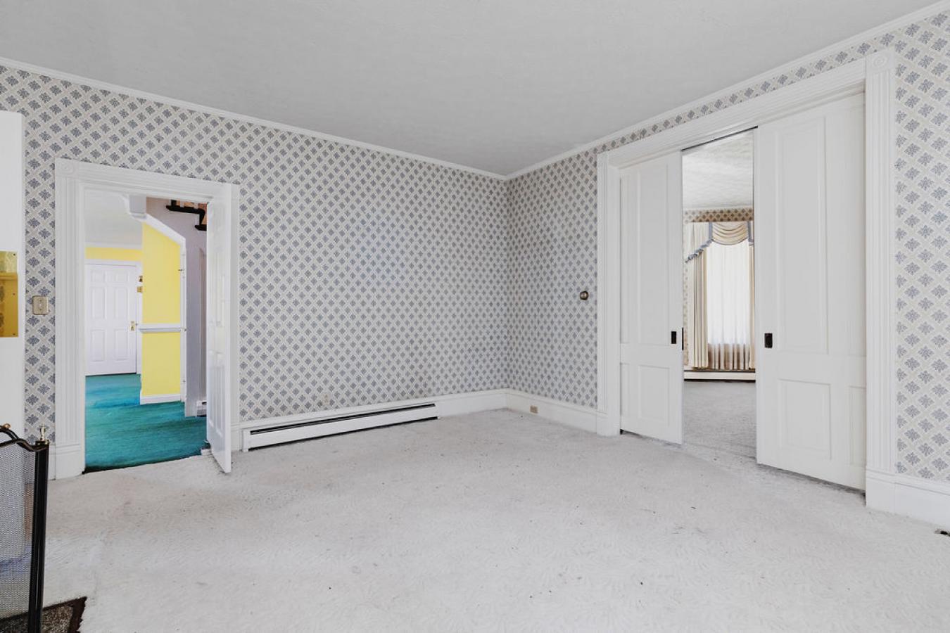 Staunton, Virginia, 24401, United States, 6 Bedrooms Bedrooms, ,5 BathroomsBathrooms,Residential,For Sale,1994296