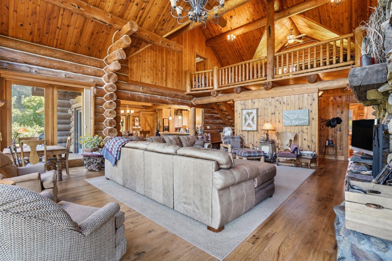 Rapid City, Pennington, 57702, United States, 4 Bedrooms Bedrooms, ,4 BathroomsBathrooms,Residential,For Sale,1994295