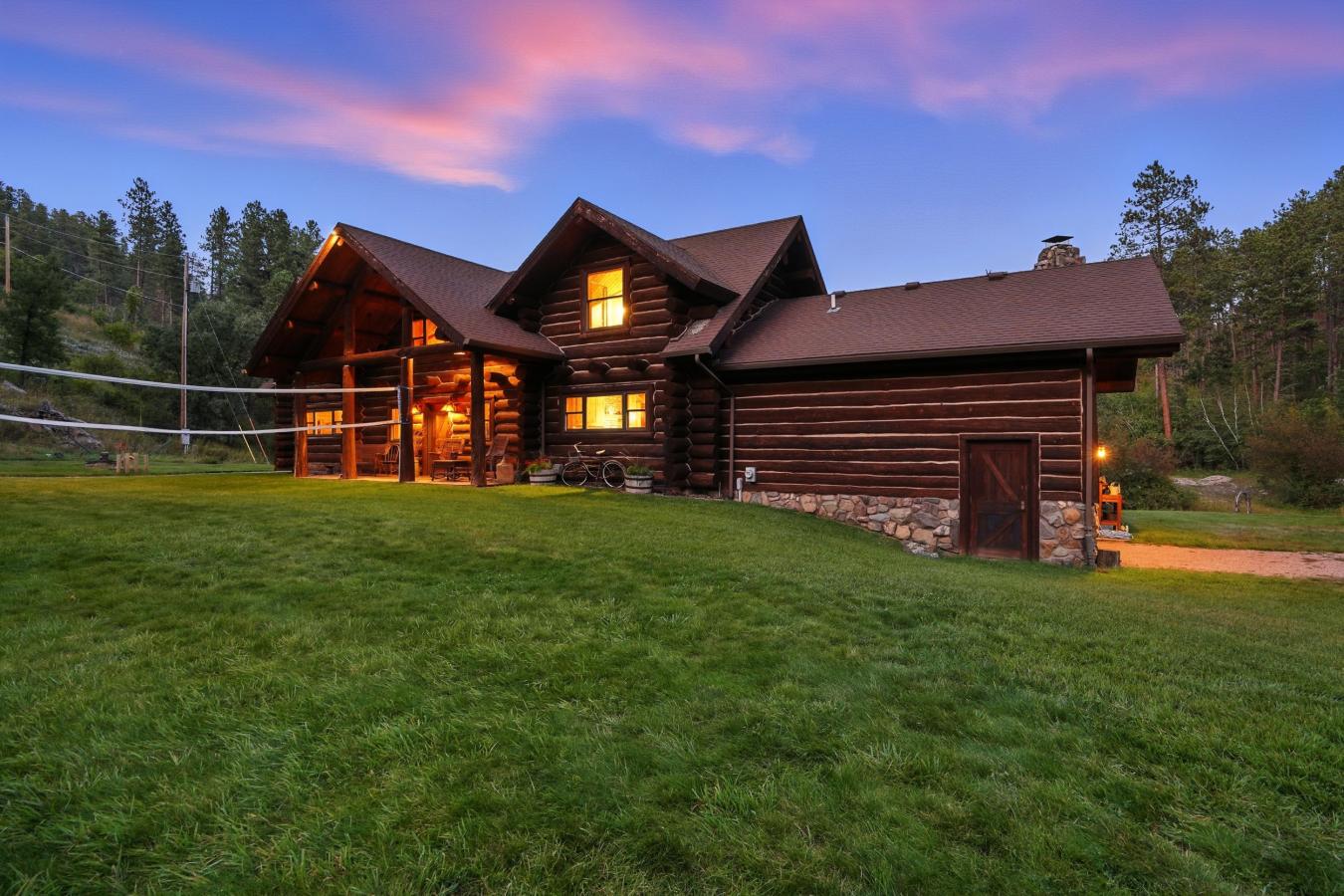 Rapid City, Pennington, 57702, United States, 4 Bedrooms Bedrooms, ,4 BathroomsBathrooms,Residential,For Sale,1994295