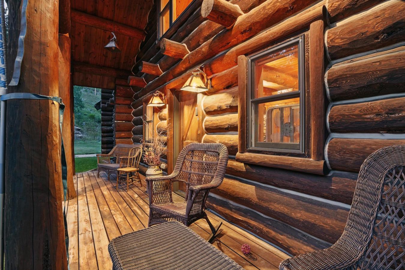 Rapid City, Pennington, 57702, United States, 4 Bedrooms Bedrooms, ,4 BathroomsBathrooms,Residential,For Sale,1994295