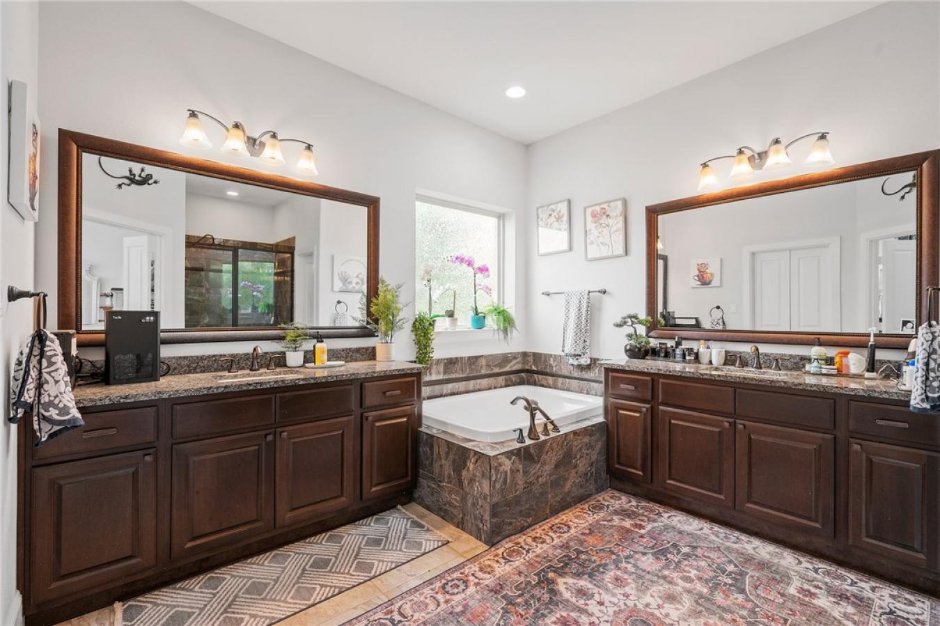 College Station, Brazos, 77845, United States, 5 Bedrooms Bedrooms, ,4 BathroomsBathrooms,Residential,For Sale,1995219