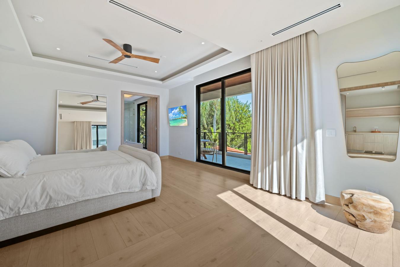 Miami Beach, Miami-Dade County, 33140, United States, 4 Bedrooms Bedrooms, ,4 BathroomsBathrooms,Residential,For Sale,1995214